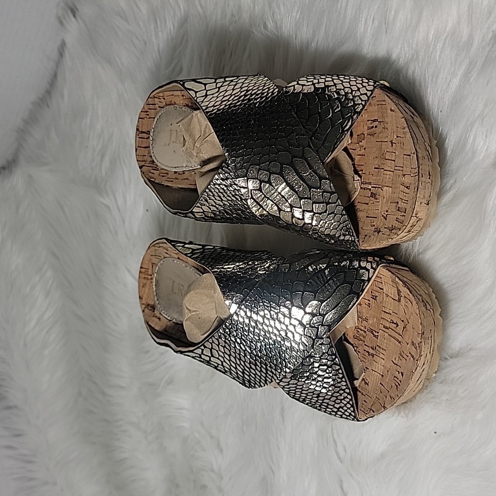 J.Renee Gold Metallic Animal Print Snakeskin Wedge Sandals Size 8M